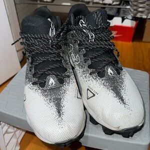 Men’s Under Armour Spotlight Franchise RM 2.0 Football Cleats Size 10